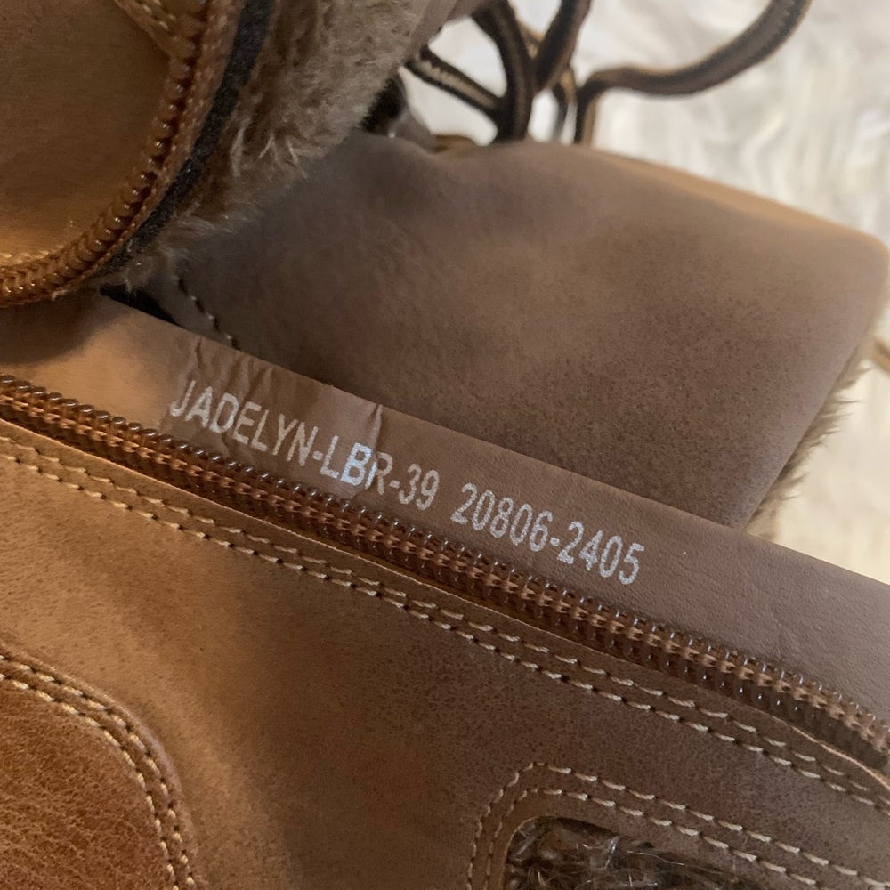 PATRIZIA Jadelyn light brown ladies lace up round toe booties size 8.5 NIB NWT - Picture 6 of 10